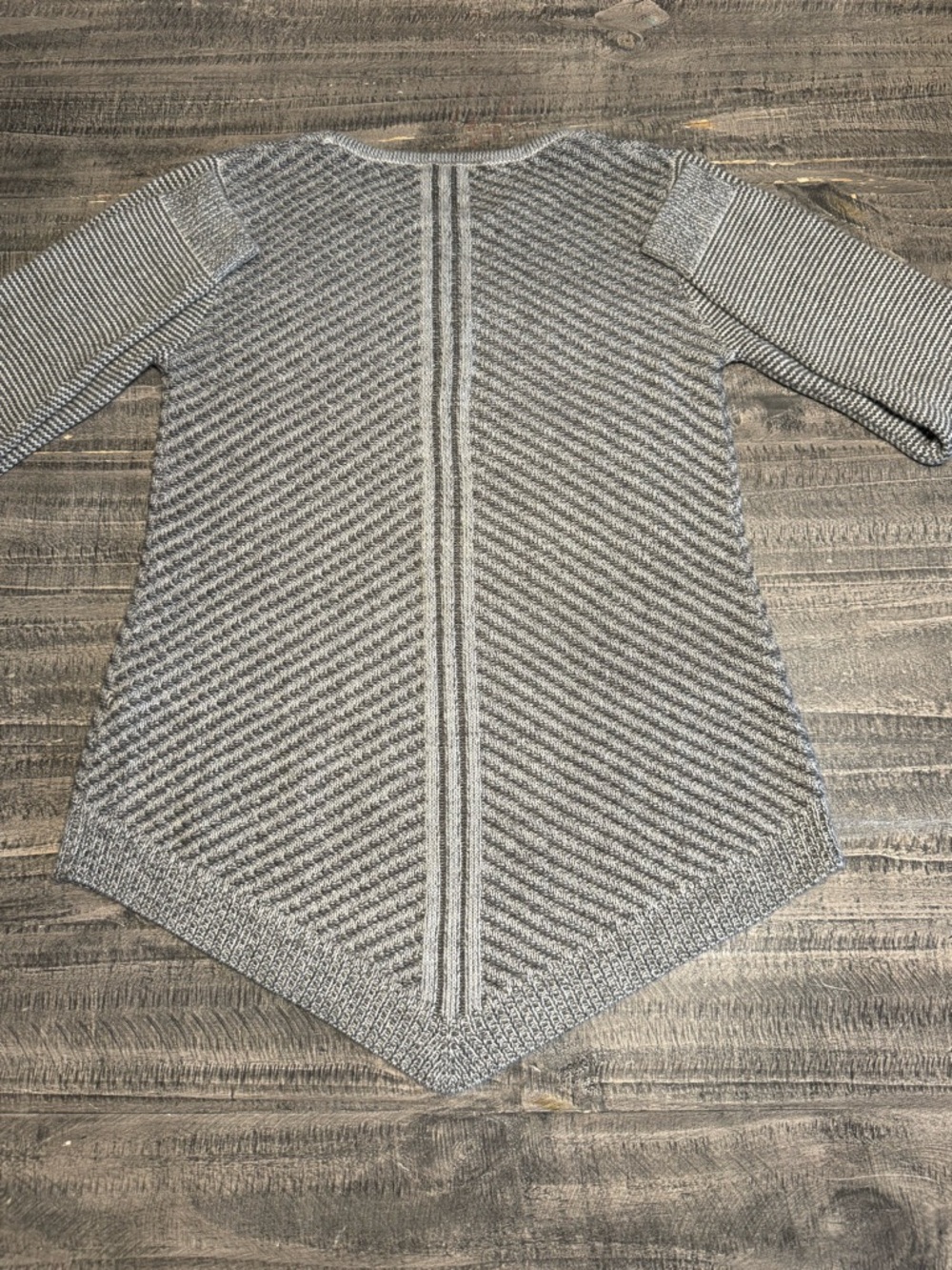 Apt. 9 Heather Gray super soft Pointed-Hem Sweater